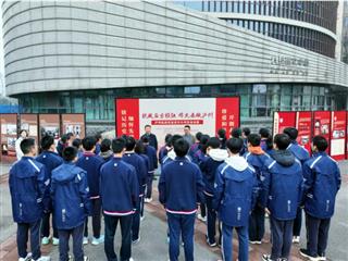 ����(zh��n)�n��Ѳչ�M(j��n)�o�ߣ��_���vʷ�r(sh��)��֮�T ׌�tɫ������У�@�s�m(x��)����